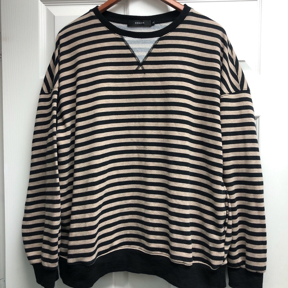 Zesica Beige and Black Striped Crewneck Sweater Women’s Large